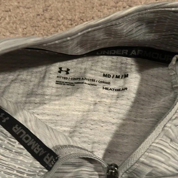 Under armour lightweight pullover - Picture 3 of 3
